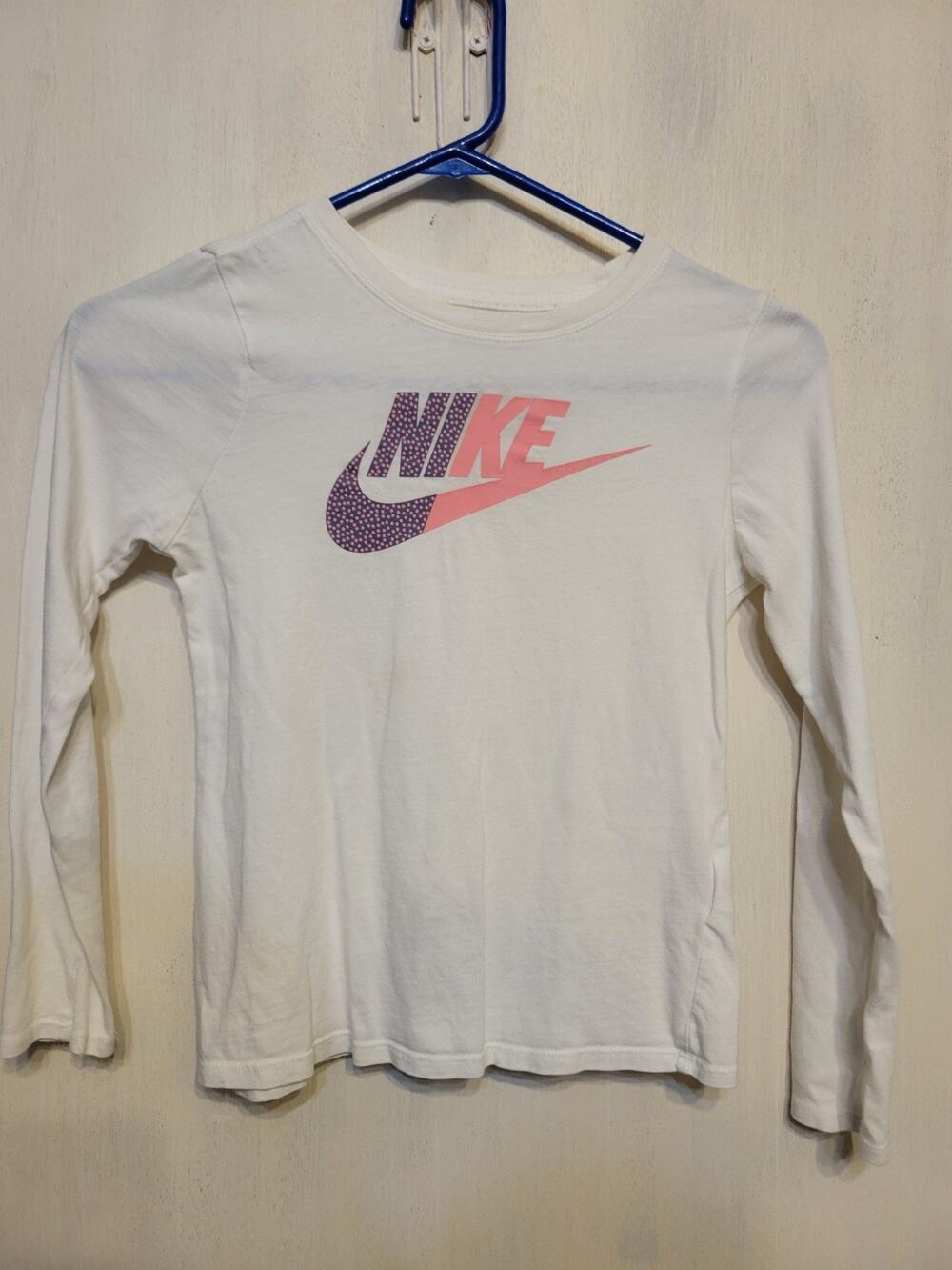 Nike Girls Sportswear Futura Long Sleeve T-Shirt White Pink Medium
